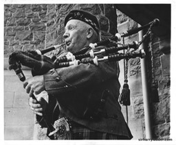 Sir Harry Plays Bagpipes 78 Birthday